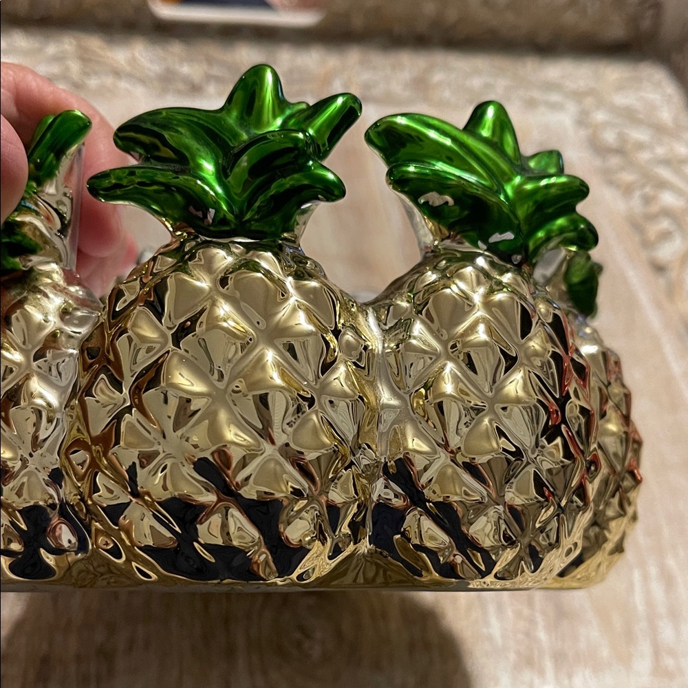 Bath & Body Works Gold and Green Pineapple Hair Clip